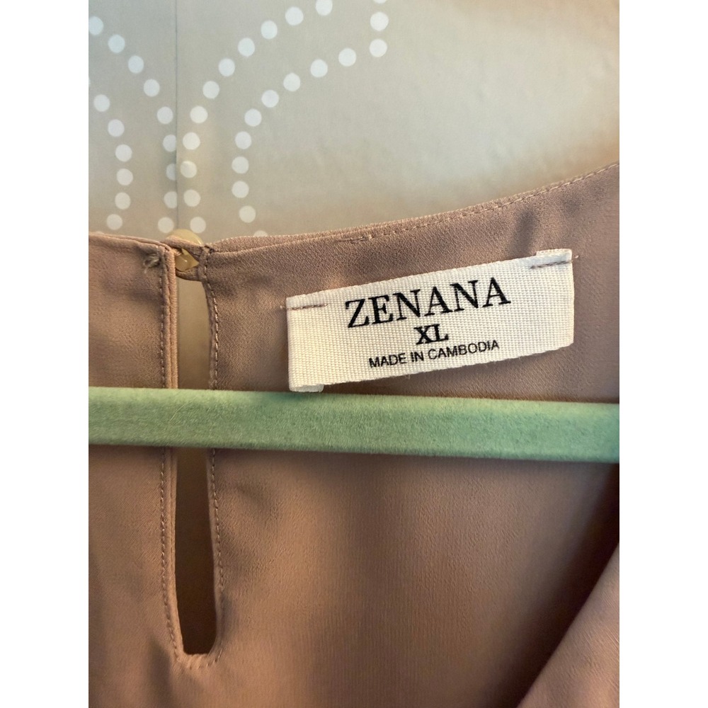 Zenana V-Neck Sleeveless Pleated Flowy Blouse Tan XL - Picture 4 of 9